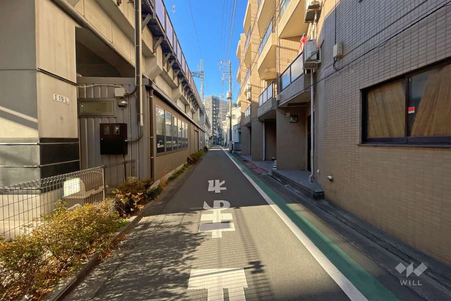 敷地南側の前面道路