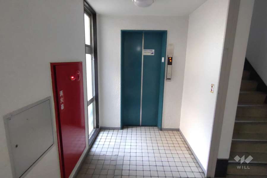 共用のエレベーター