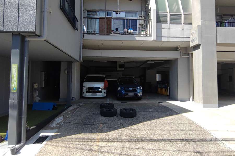 敷地内駐車場（屋内平面式）