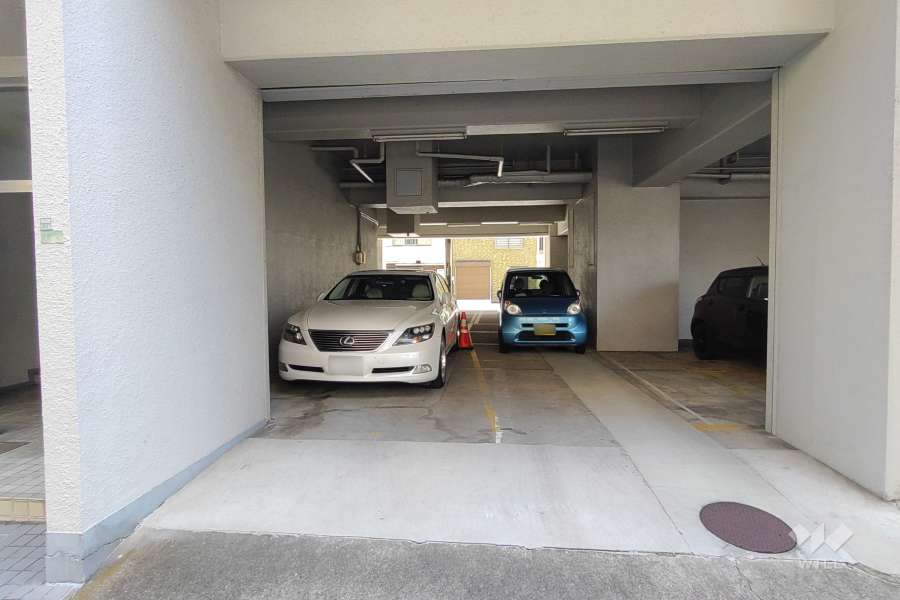 敷地内駐車場（屋内平面式）