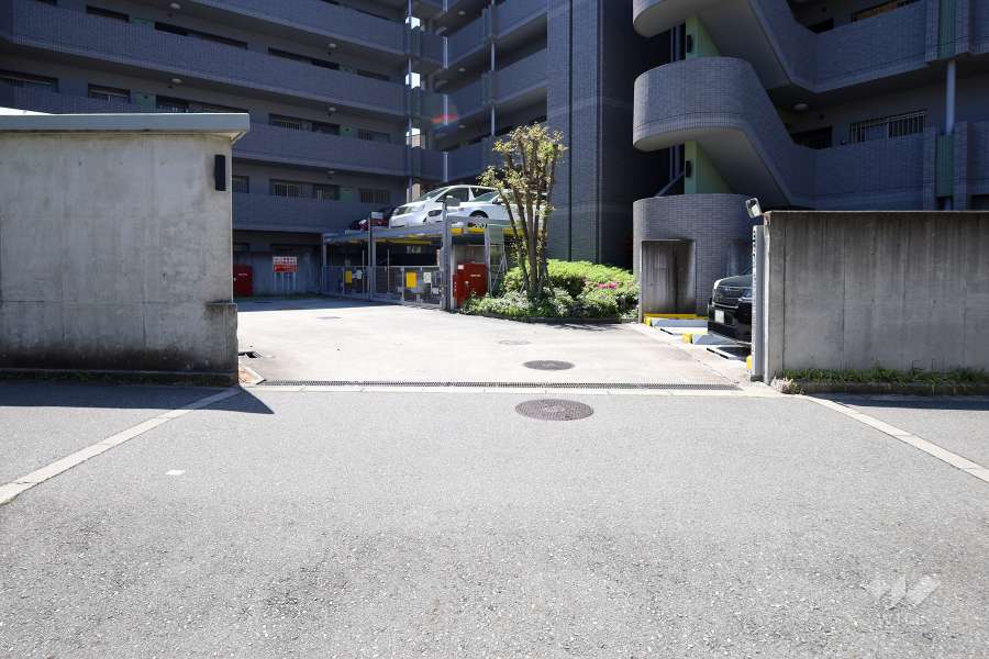 駐車場の出入り口