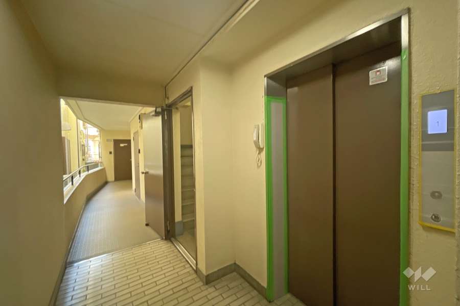 共用のエレベーター