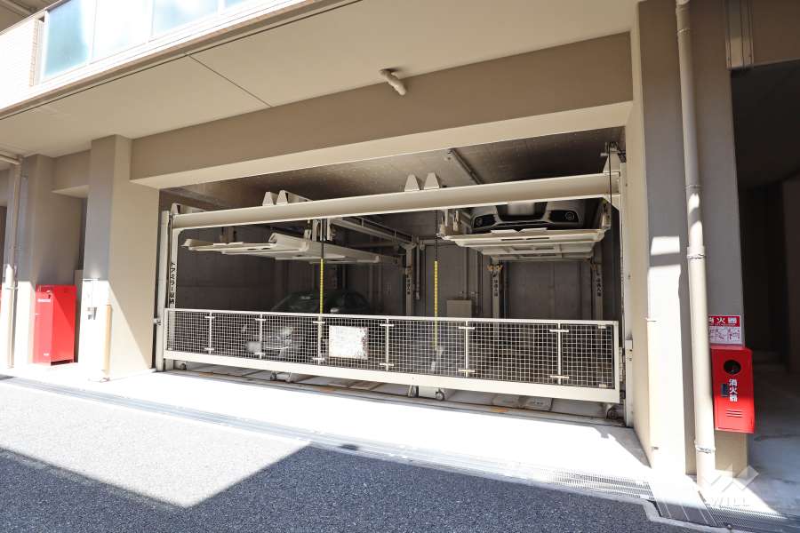 敷地内駐車場（屋内機械式）　