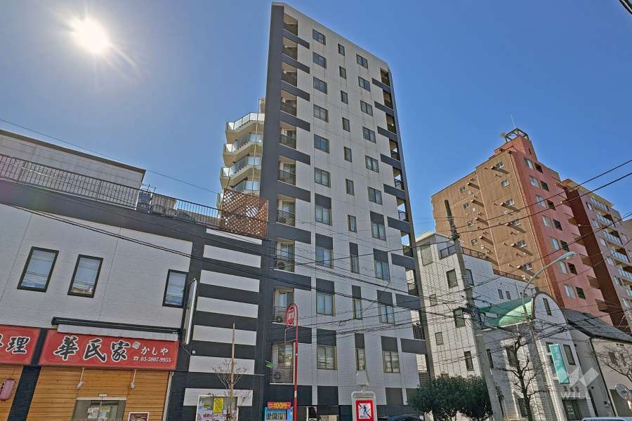 グラントレゾール西日暮里の外観（北東側から）