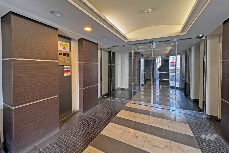 エントランスはオートロック付きです。