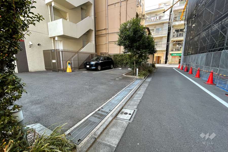 駐車場の出入り口・敷地内駐車場（屋外平面式）