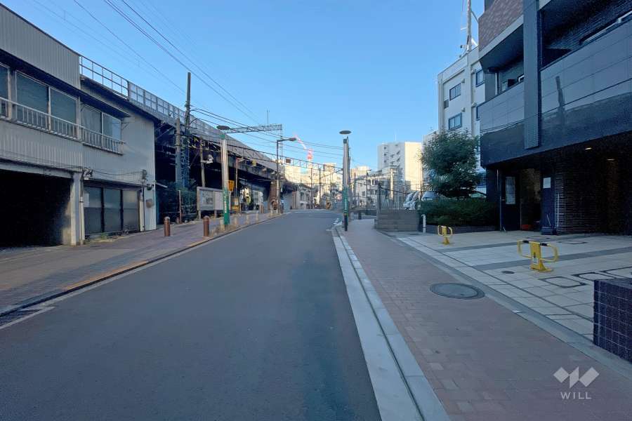 敷地南西側の前面道路