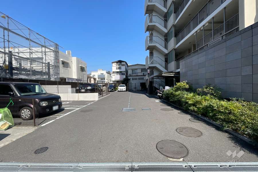 敷地内駐車場（屋外平面式）