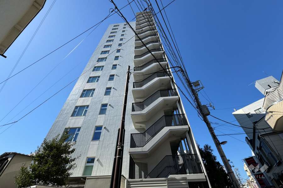 パークホームズ町屋の外観(北東側から）