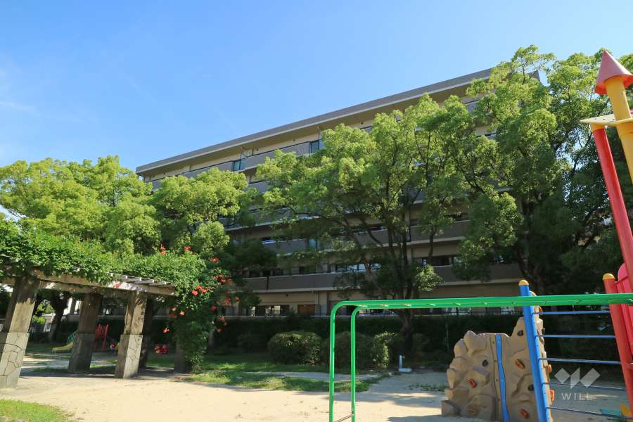 ローレルコート池田城南の外観（南側から）
