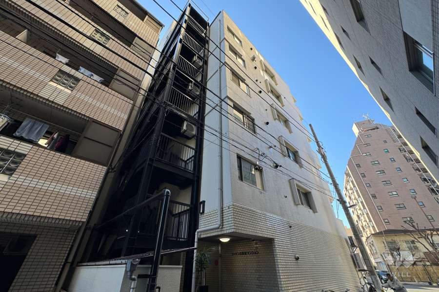 ソーケン日暮里マンションの外観（北側から）
