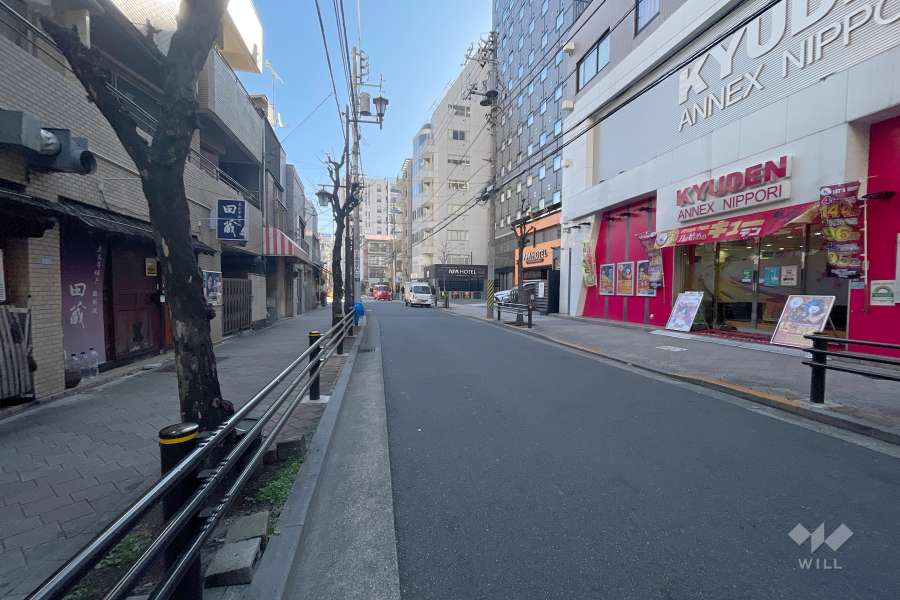 敷地南西側の前面道路