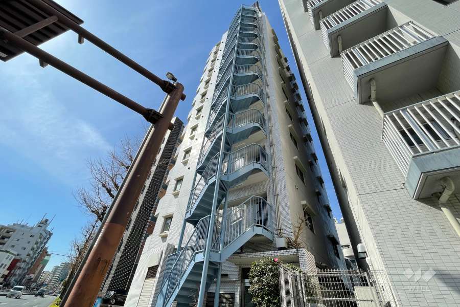 日興パレス南千住の外観（北東側から）