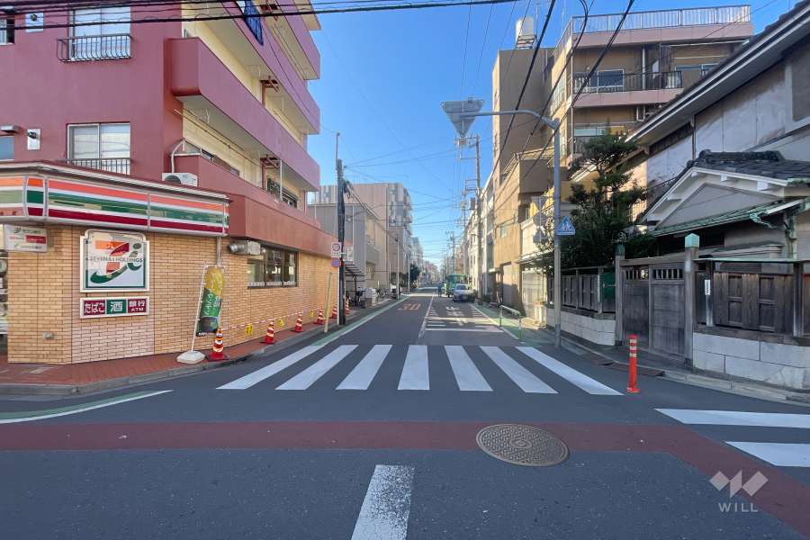 敷地北側の前面道路