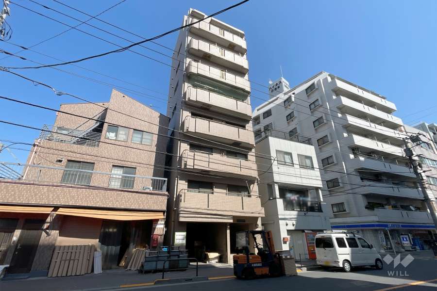 リード日暮里の外観（南西側から）