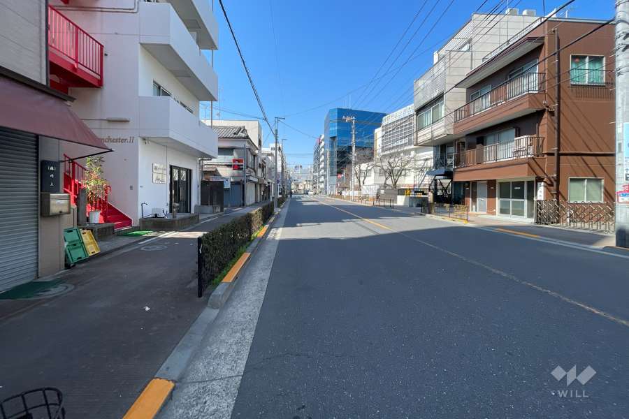 敷地南側の前面道路