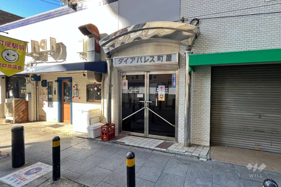 南東側のエントランス