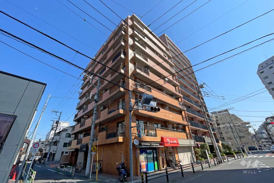 マイキャッスル鶯谷の外観（南西側から）
