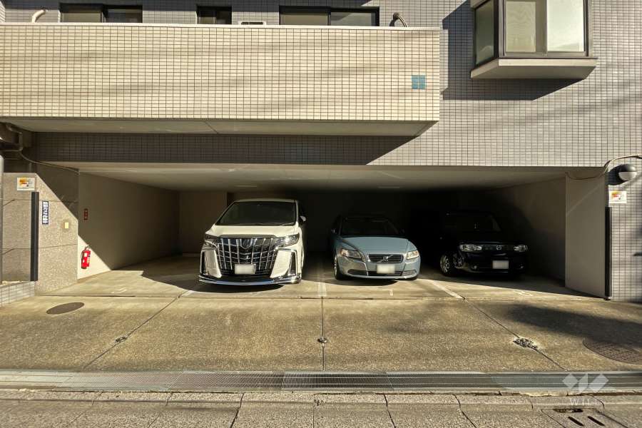 敷地内駐車場（屋内平面式）