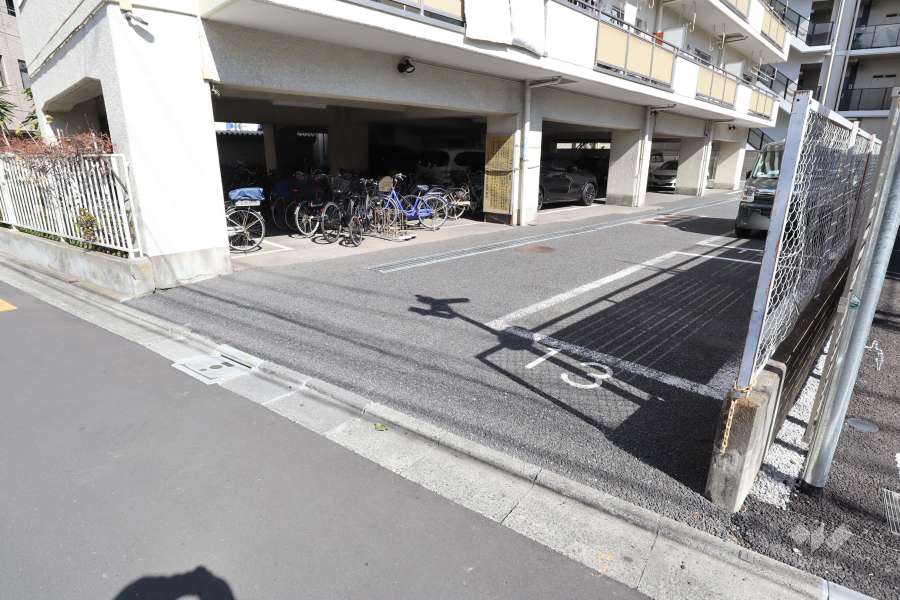 駐車場の出入り口