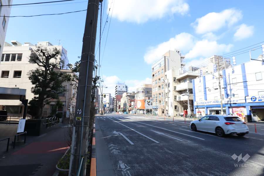 敷地の北側前面道路（東側から）-(1)