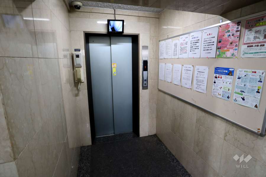 共用のエレベーター