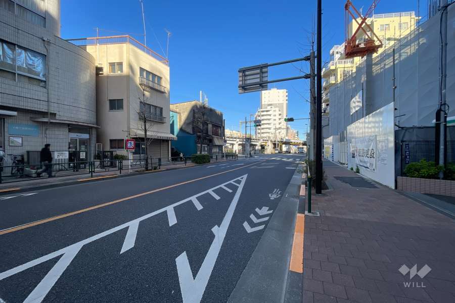 敷地北西側の前面道路　