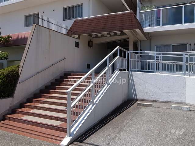 エントランス（スロープ付き）