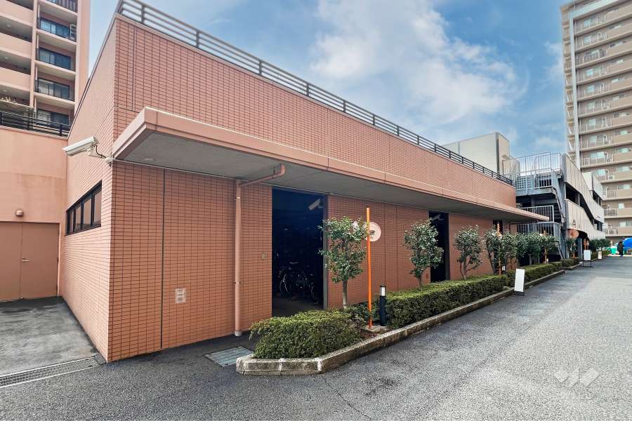 屋内に設けられた駐輪場