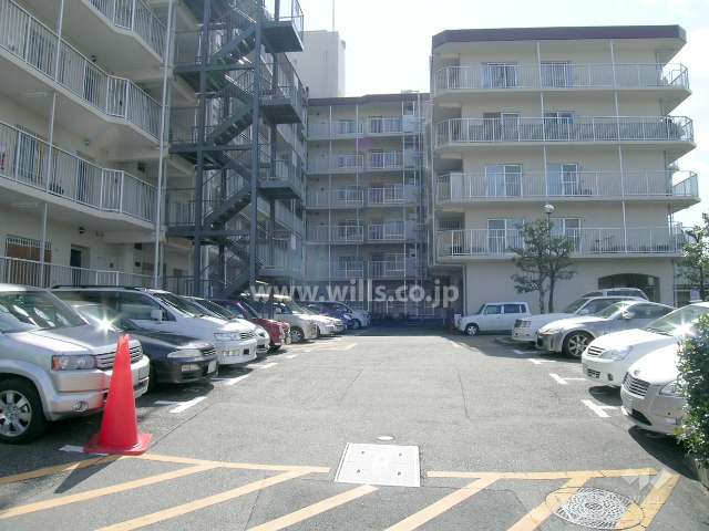 敷地内の駐車場