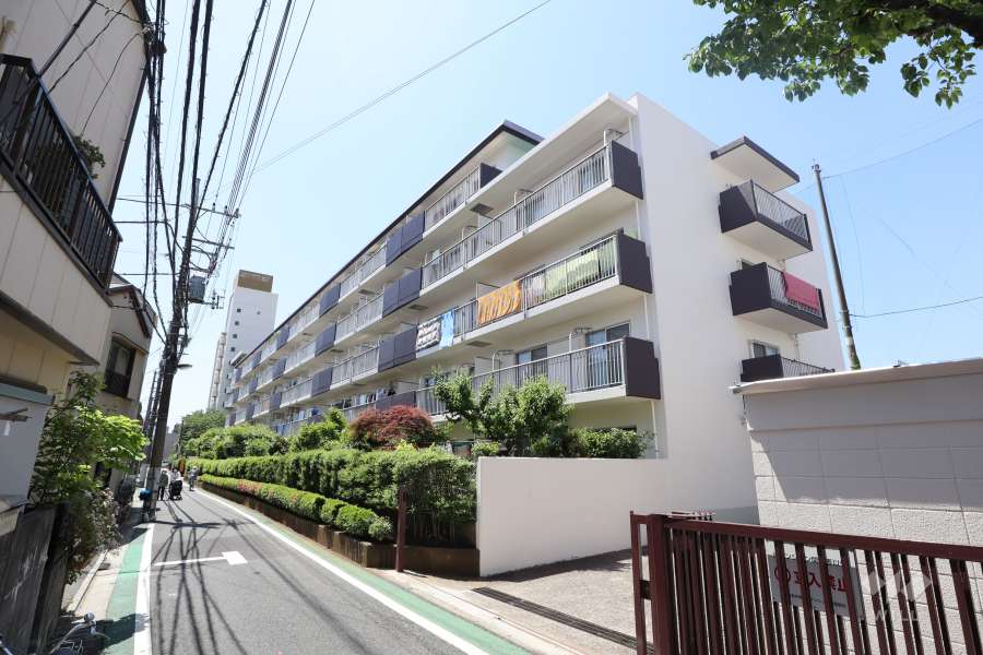 日商岩南千住マンションの外観（北東側から）
