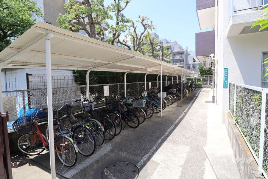 駐輪場（屋根付き）