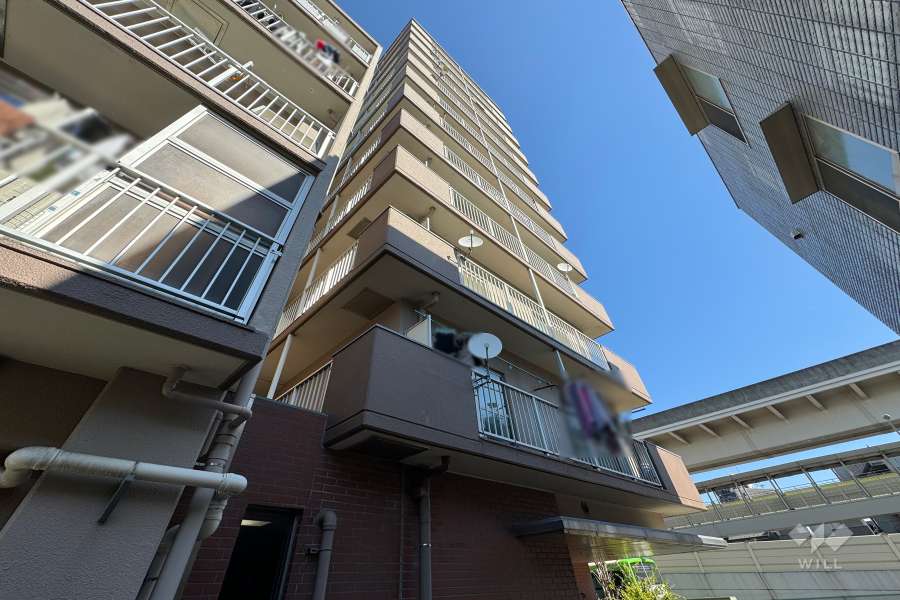 トーア東尾久マンションの外観（南西側から）