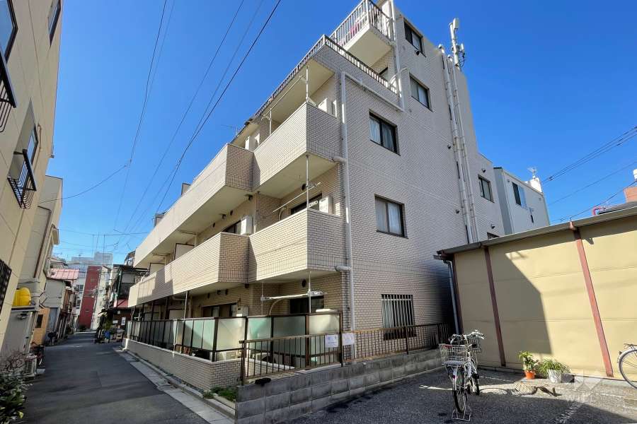 日神パレス東日暮里の外観（南東側から）