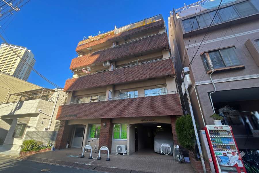 メゾンホクソーの外観（南東側から）