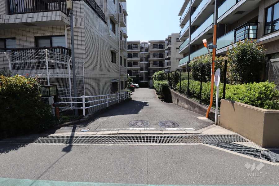 駐車場の出入り口