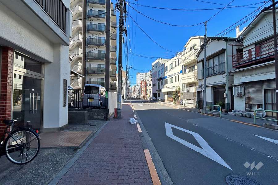 敷地北側の前面道路
