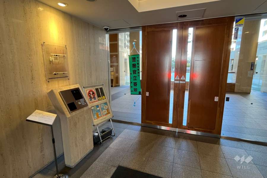 エントランスはオートロック付きです。