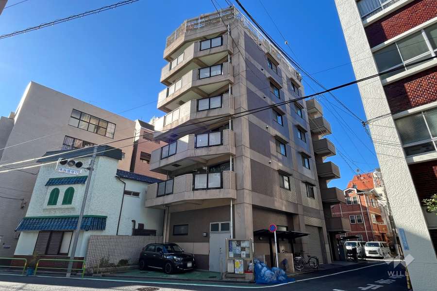 コスモガーデン日暮里の外観（北東側から）