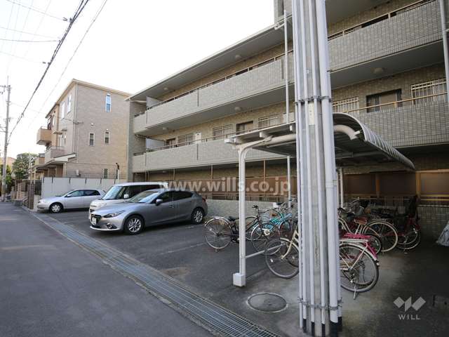 敷地内駐車場（屋外平面式）と駐輪場