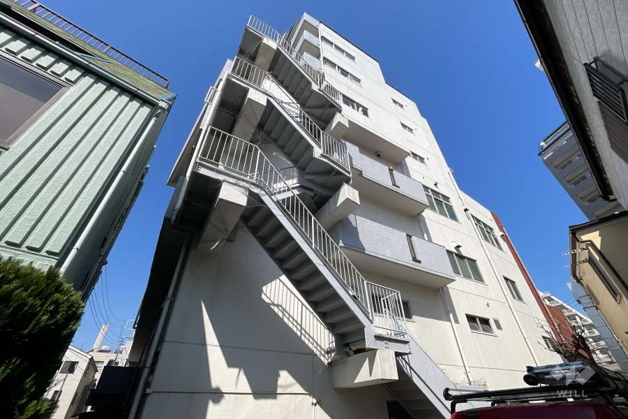 鶯谷サンハイムの外観（南東側から）