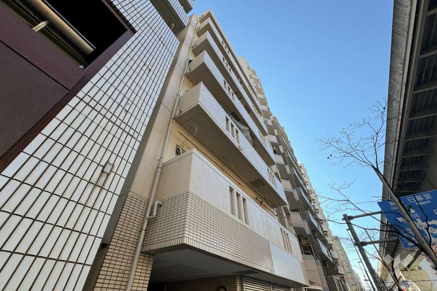 東尾久スカイマンションの外観（北西側から）