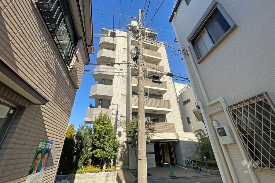 プレサンスロジェ町屋の外観（南側から）