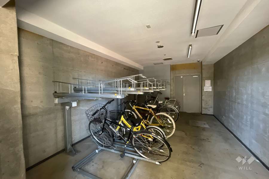 屋内に設けられた駐輪場