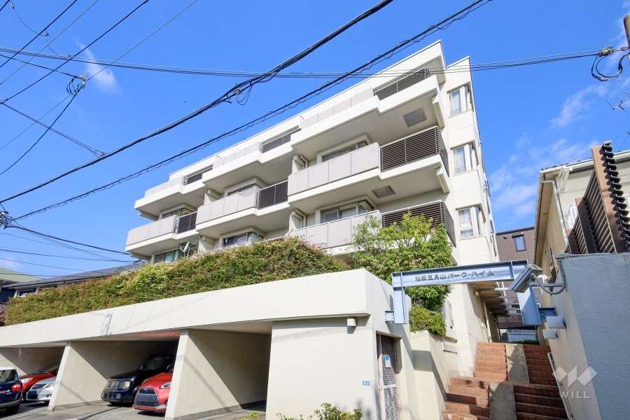 池田五月山パーク・ハイムの外観（南東側から）