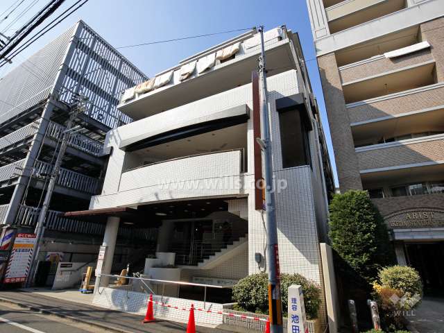 サンロイヤル池田駅前の外観（北東側から）