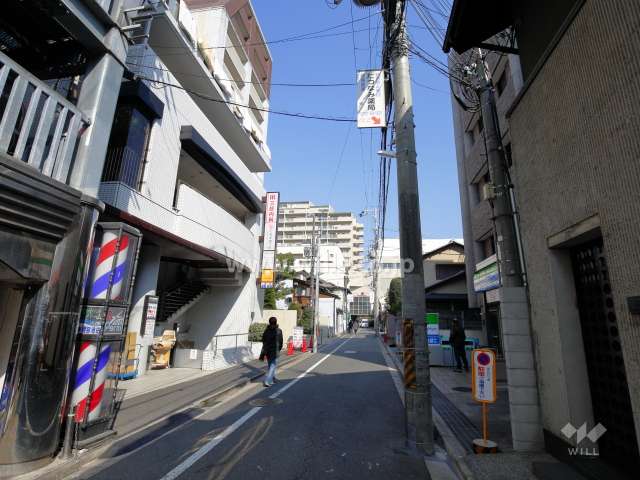 敷地東側の前面道路