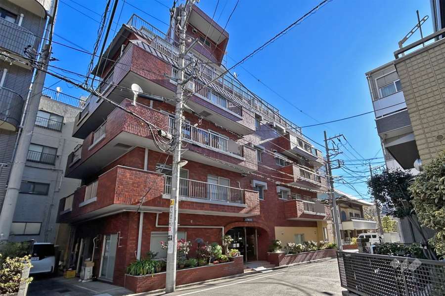 ハイツ西日暮里の外観(西側から)