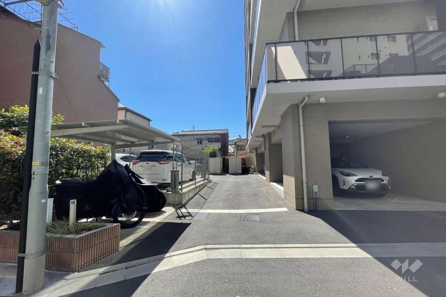 駐車場の出入り口