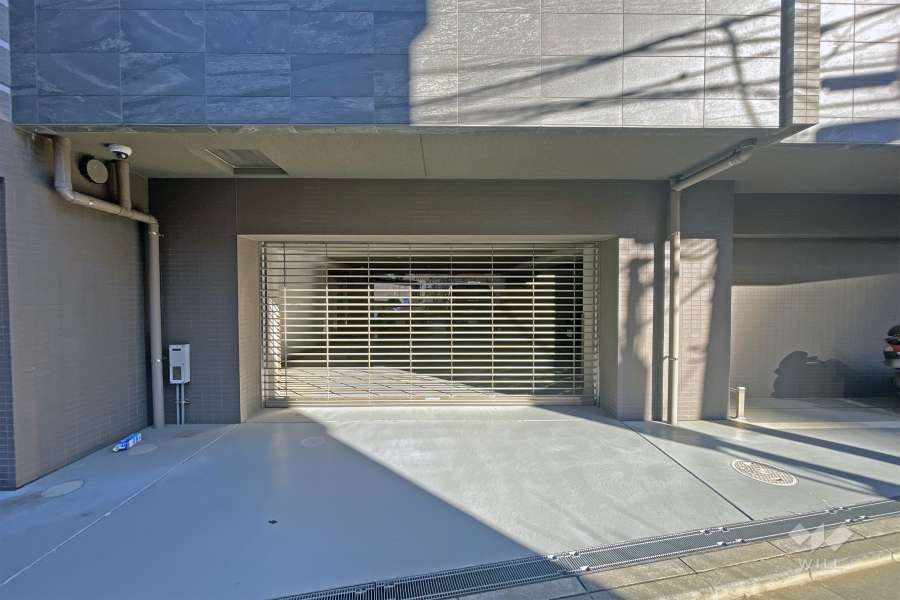 駐車場出入り口（リングシャッター付き）